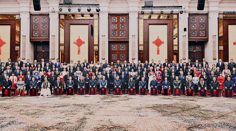 習(xí)近平：中華民族共同體的形成和發(fā)展是人心所向、大勢(shì)所趨、歷史必然